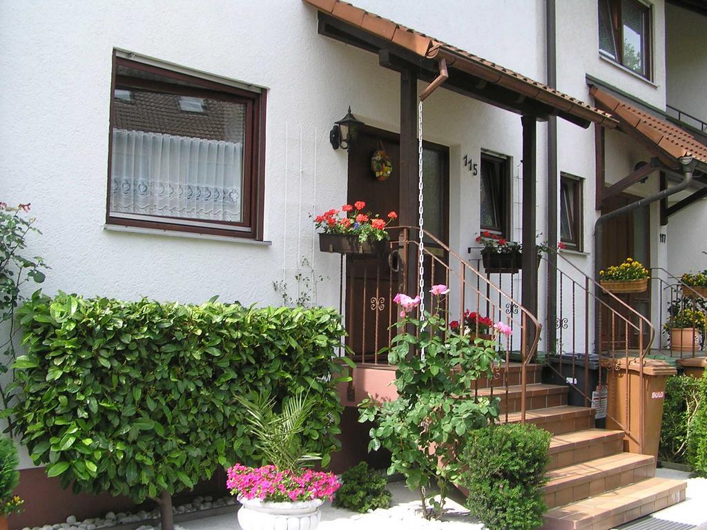 Privatzimmer Lichter Freiburg im Breisgau Exterior foto